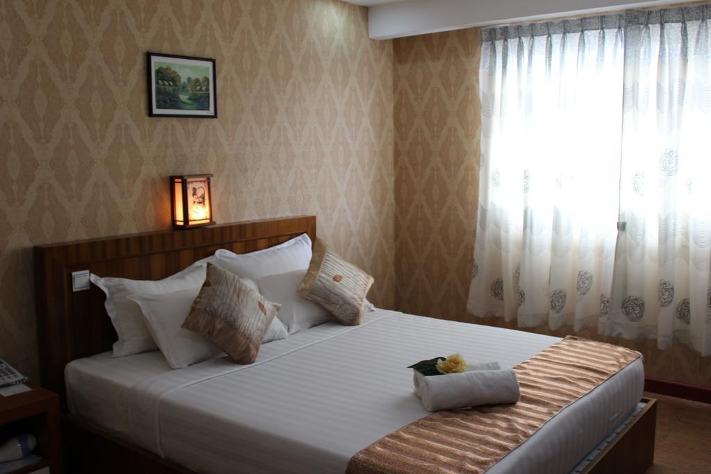 Hotel Kan Kaw ย่างกุ้ง ภายนอก รูปภาพ